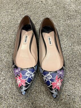 Miu Miu floral pointed toe flats size 39 1/2